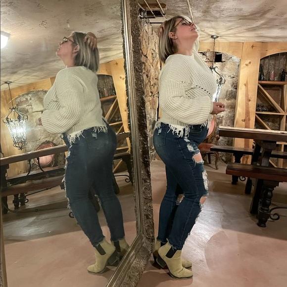 Meet your poser - Picture 2 of 15